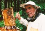 Včelař pan Josef Vlach (Svaz včelařů Pardubice)
