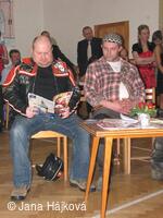 Obecní ples - ordinace uprostřed vesnice